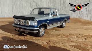 Camioneta Ford Lightning f150 SVT Pick Up 1994 Marca AMT Escala 125 [upl. by Dacy]