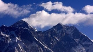 Cryptocurrency stunt to climb Mount Everest leads to a man’s death [upl. by Michele]