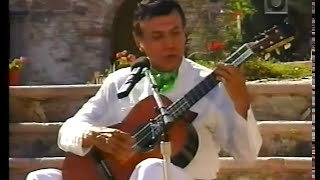 JORGE MACÍAS CANTA CON SU GUITARRA quotUN MADRIGALquot DE VENTURA ROMERO [upl. by Yennep]