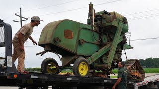 John Deere 40 Combine on Factory Tracks [upl. by Eahsat694]