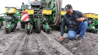 Avis semoir John Deere ExactEmerge 1725 NT [upl. by Haek]