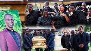 The Church of Pentecost gives befitting burial to the late Apostle Isaac Ayerakwa💐😭 [upl. by Ecirtam]