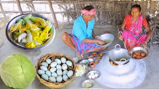 EGG CABAGE CURRY and MIXED FLOWERS PAKORA cooking amp eating by santali tribe couple [upl. by Sauls289]