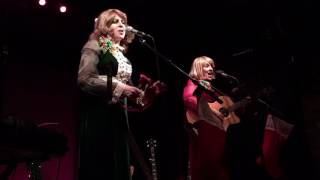 Vickie amp Nickie perform Barbra Streisands quotJingle Bellsquot [upl. by Yerac]