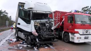 Unfall auf der A6  Lkw kracht in Stauende [upl. by Dorlisa]