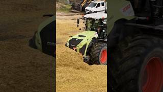 Silo Action claas fendt agriculture farming landwirtschaft tractor traktor lpgostharz [upl. by Macguiness]