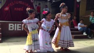 Baile Folklórico Son tus perfumes [upl. by Clywd985]