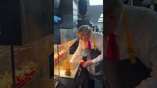 🇺🇸 Donald Trump works at McDonalds in Feasterville Pennsylvania Oct 20 2024 [upl. by Mikael]