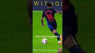 The art of passing 🤯 goals football soccer skills shorts mbappe lamineyamal cr7 messi [upl. by Nahtanod]