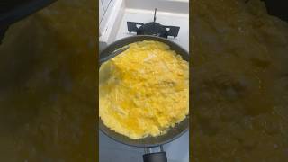 Tereyağlı Peynirli Omlet 🍳 😍 shorts keşfet [upl. by Delcina]