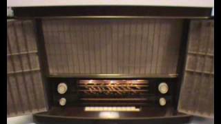 Big Tube Radio Siemens Schatulle P48 from 1954 [upl. by Fredkin421]