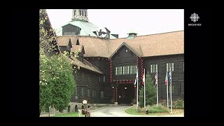 Le château Montebello perle du patrimoine canadien [upl. by Nesyaj]