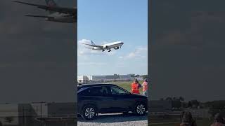 Boeing 777F China Southern Cargo butter landing at OHare swiss001butter butterlanding ohare [upl. by Velleman255]