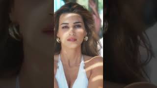 Akhiyan Gulab  Kriti Sanon shorts song akhiyaangulaab [upl. by Innek]