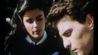 Temblando  Hombres G escenas de Devuélveme a mi chica 1987 [upl. by Ardnohsal607]