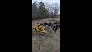 Vermeer LG46 Log Grapple moving woodpile Raleigh NC Vermeer LG46 [upl. by Attenov461]