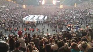 Mexican wave at Coldplay concert  Olympiastadion BERLIN  2016 4k [upl. by Alethea]