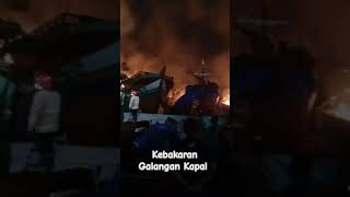 Kebakaran Galangan Kapal di Dermaga Sungai Slamaran Krapyak Lor  Panjang Wetan [upl. by Lai]