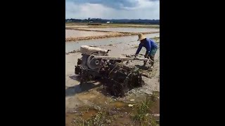 Selamat Tinggal Cangkul Di Era Modern Pakai Mesin Traktor Sawah Canggih [upl. by Shiri]