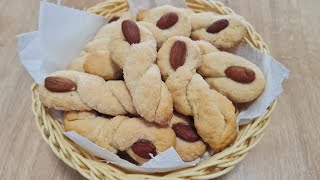 Intorchiate pugliesi TARALLI DOLCI TIPICI PUGLIESI facili veloci e con pochi ingredienti [upl. by Ymmat]