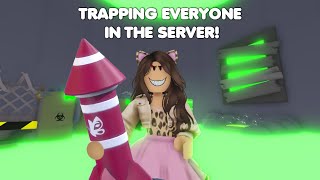 HOW to trap EVERYONE IN THE SERVER using the ROCKET in Adopt me 😈 [upl. by Llerot]