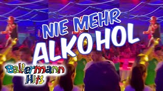 Mickie Krause  Nie mehr Alkohol  freie Getränke Lyric Video [upl. by Nalhsa492]