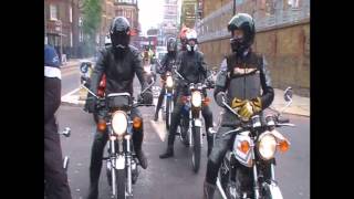 Suzuki GT 250 X7 Two Strokes Up The Thames Motorcycle London Rally Ride Out [upl. by Reahard]