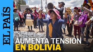 BOLIVIA estudia intervención militar para levantar bloqueos  EL PAÍS [upl. by Ojytteb]