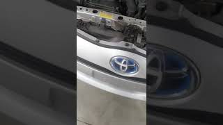 remplacement batterie du toyota prius 2014 hybride [upl. by Ursulette]