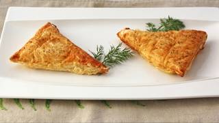 Recette  Feuilleté St Jacques crevettes [upl. by Lehplar]