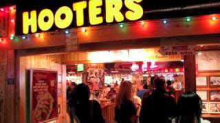 Eatin Wings at Hooters in Las Vegas [upl. by Kisung]