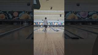 Ok back to 2 handed bowlingbeginner bowlingisfun bowlinglife bowlingisfun [upl. by Oribel]