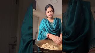 Itna sara bna kar aaj to thak gai shorts bristihomekitchen laddoo [upl. by Milicent]