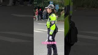 兔子警官叫小狗狗坐好哦，小狗狗能听懂吗 警察 李语蔚 police [upl. by Howenstein]