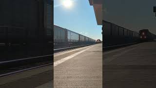 CN Q122 highballing through Oshawa [upl. by Margaretta]