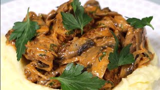 Bœuf Stroganoff Recette Traditionnelle Russe  Recette Originale [upl. by Sikras]