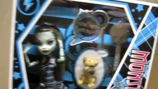 Monster High Frankie Stein Serie 1 Wave one OVP Doll Review [upl. by Marbut]