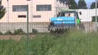 Fresatura e semina con Deutz agrotron 200 e combinata rabewerk [upl. by Rillings]