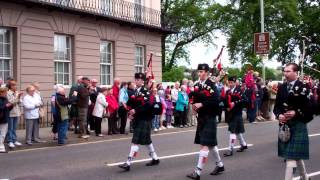 1000 Pipers Pipe Band Parade The Kilt Run Perth Scotland Saturday June 2nd 2012 [upl. by Leamsi756]