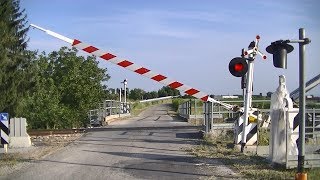 Spoorwegovergang Guastalla I  Railroad crossing  Passaggio a livello [upl. by Frerichs]