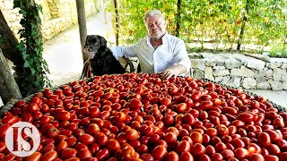 Spaghetti al pomodoro fresco originale vs gourmet con Peppe Guida e Nonna Rosa [upl. by Novi]