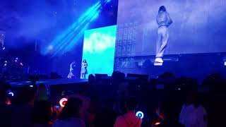 TWICE IN CHICAGO  TAEMIN COVER  JIHYO AND MOMO  WINTRUST ARENA 2019 HD [upl. by Laeno]