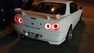 STREET RACING Nissan Skyline R34 GTT automatic VS R34 GTT manual [upl. by Ax]