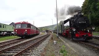 Doppel Ausfahrt VT 98 Schienenbus und Dampflok im Bahnhof Cranzahl [upl. by Freeland377]