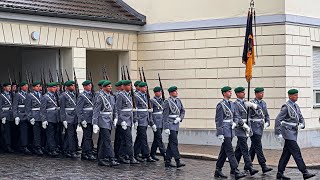 Preußens Gloria Marsch des Wachbataillons der Bundeswehr vor das Schloss Bellevue 16062023 [upl. by Hennessey]