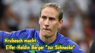 Hrubesch macht ElferHeldin Berger quotzur Schneckequot [upl. by Lahcsap279]