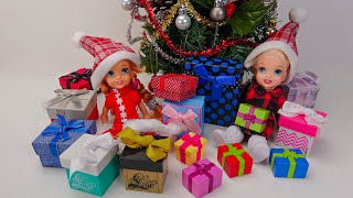 Elsa and Anna toddlers open their Christmas presents [upl. by Cheney405]