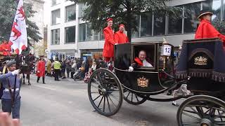 Lord Mayors Show London 91124 carriages and Yeoman Warders in Cheapside City of London [upl. by Krasnoff509]