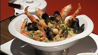 Wok  Mariscos y vegetales con leche de coco [upl. by Aerdnaz]