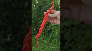 Tying a daisy chain for quick and easy ropeparacord storage 🪢 [upl. by Oidale61]